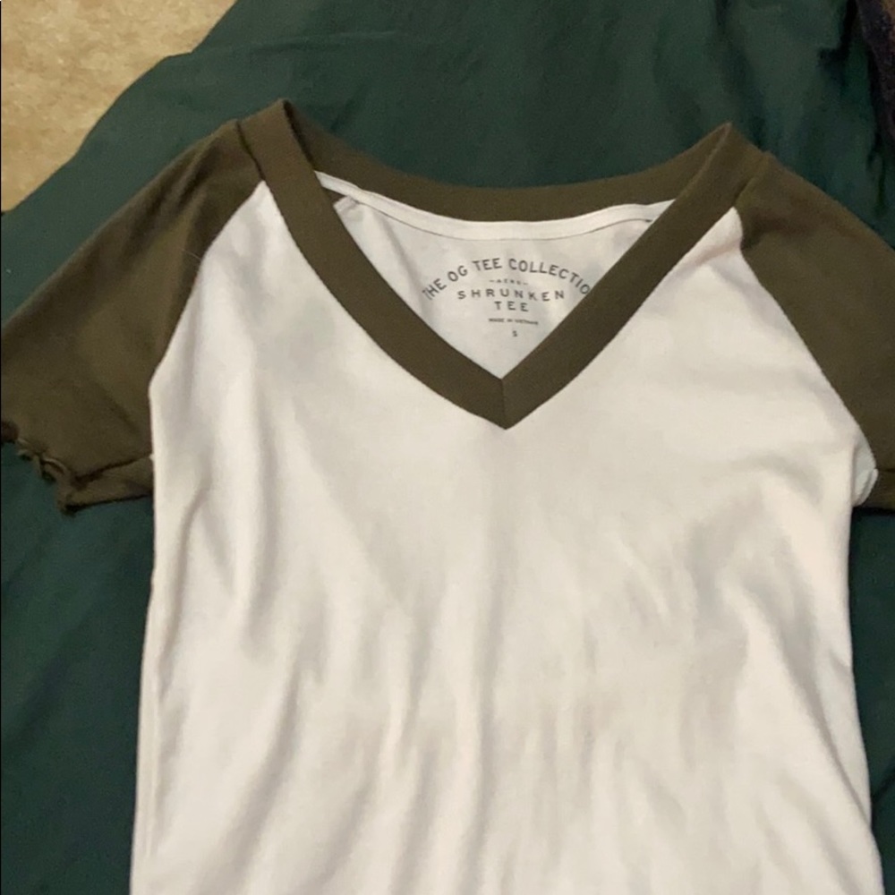 5/$15 Fitted tee with frilly edges